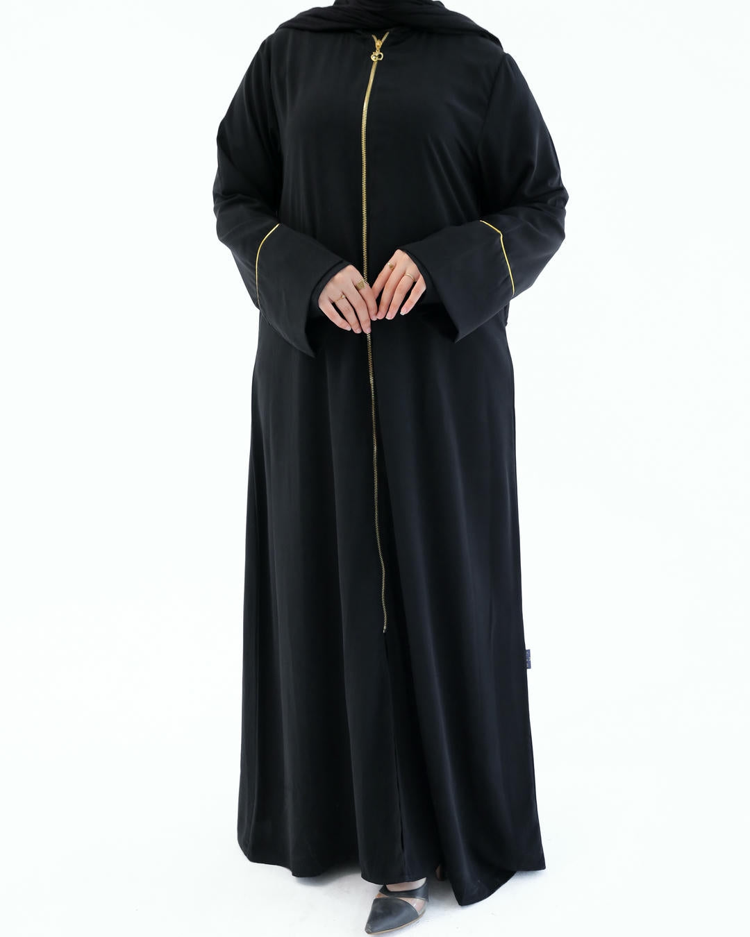 أسود