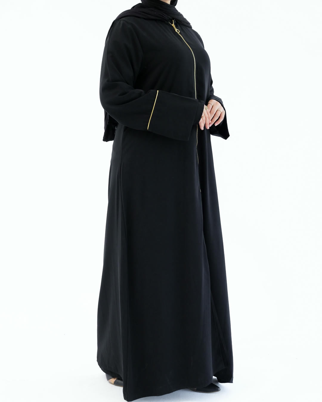 أسود