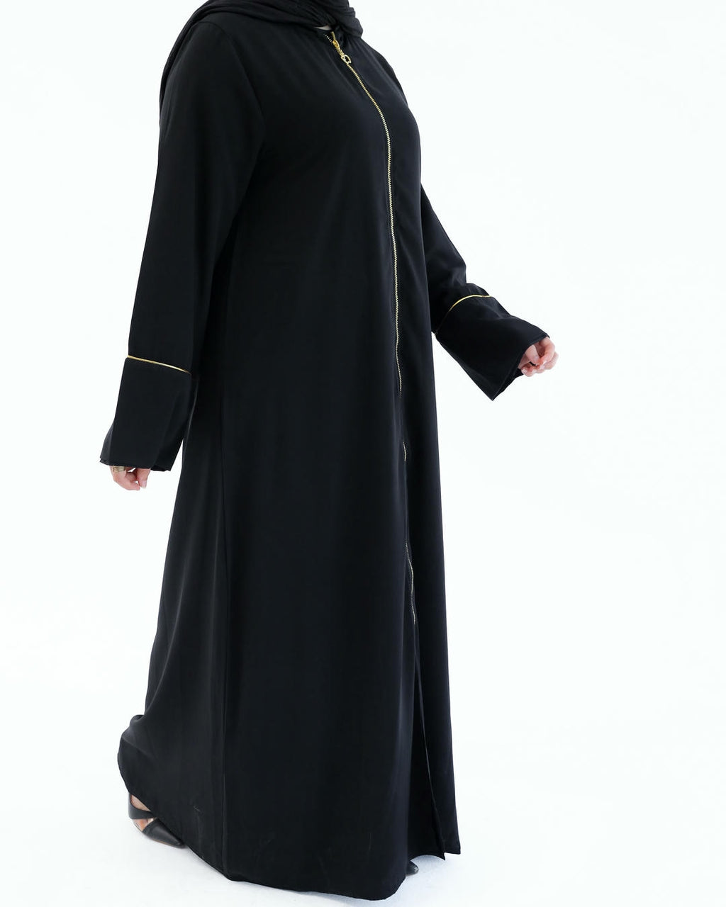 أسود